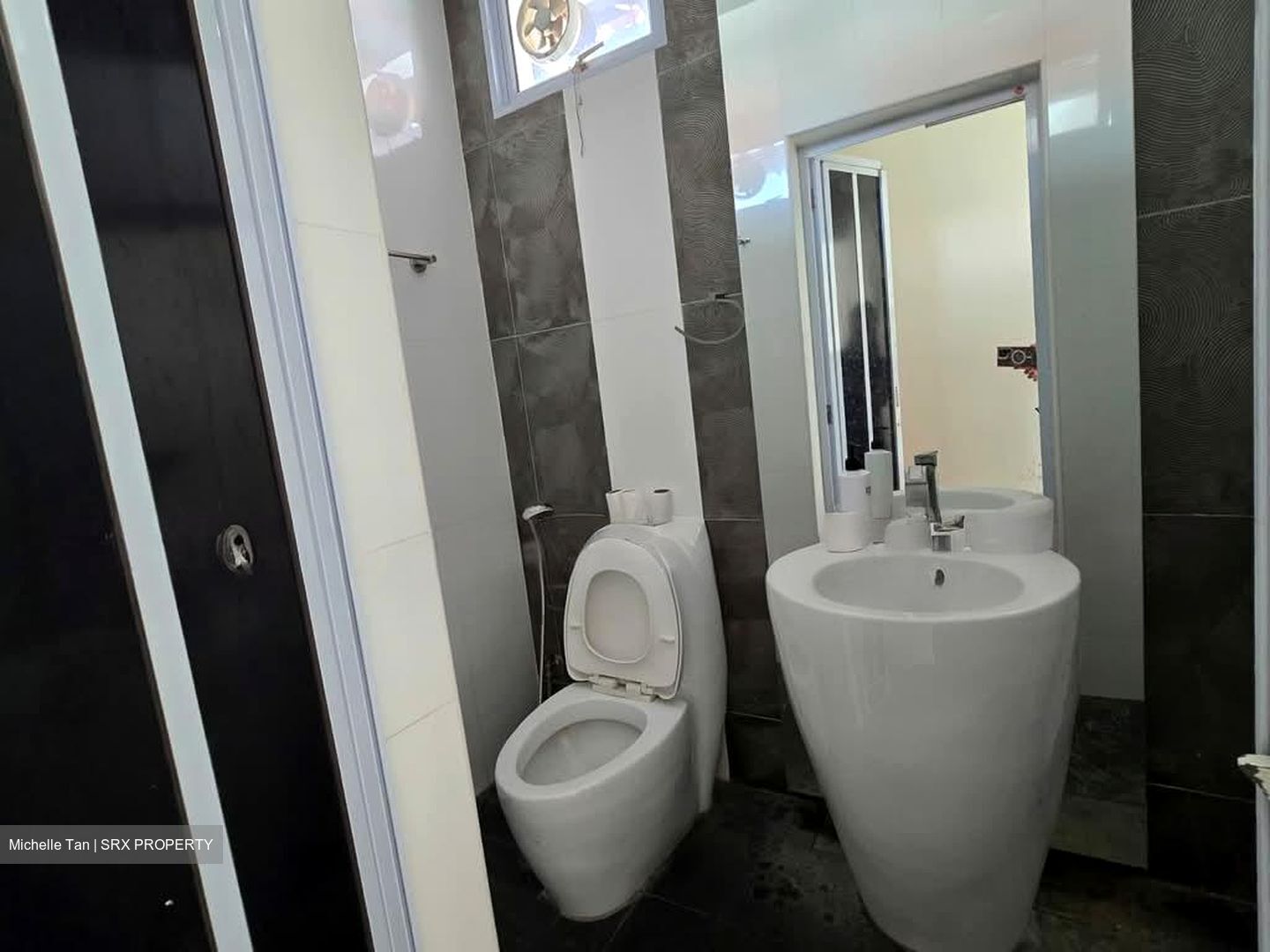 Joo Chiat Road (D15), Shop House #588089801
